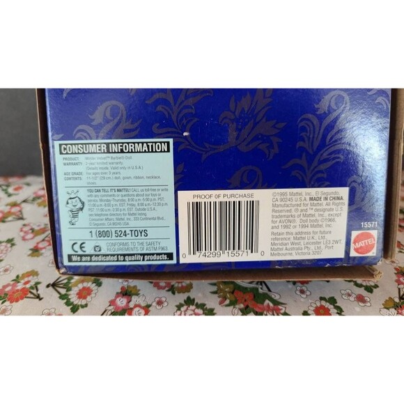 Avon Winter Velvet Barbie - Picture 10 of 10